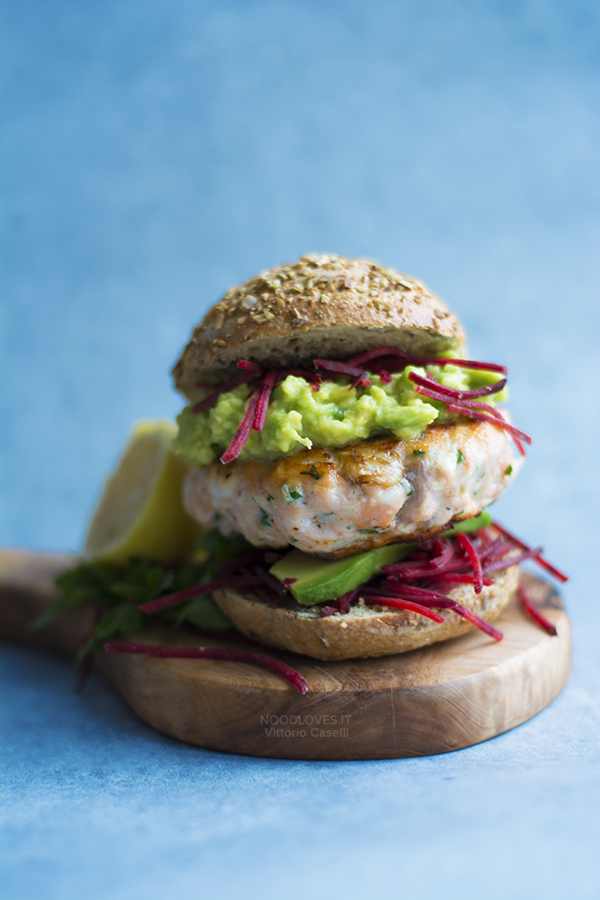 Burger di salmone fresco