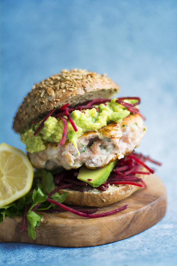 Burger di salmone ricetta