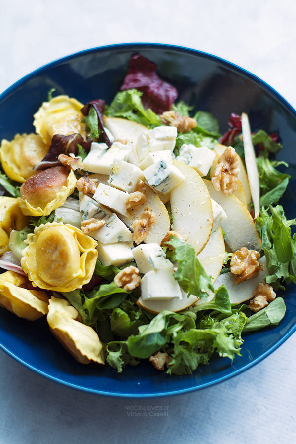 Insalata con gorgonzola e noci e pere