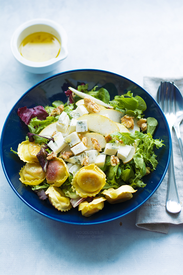 Insalatona mista con tortellini freddi