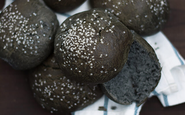 Brioche al carbone vegetale